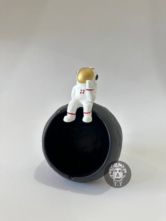 زیرسیگاری فضانورد