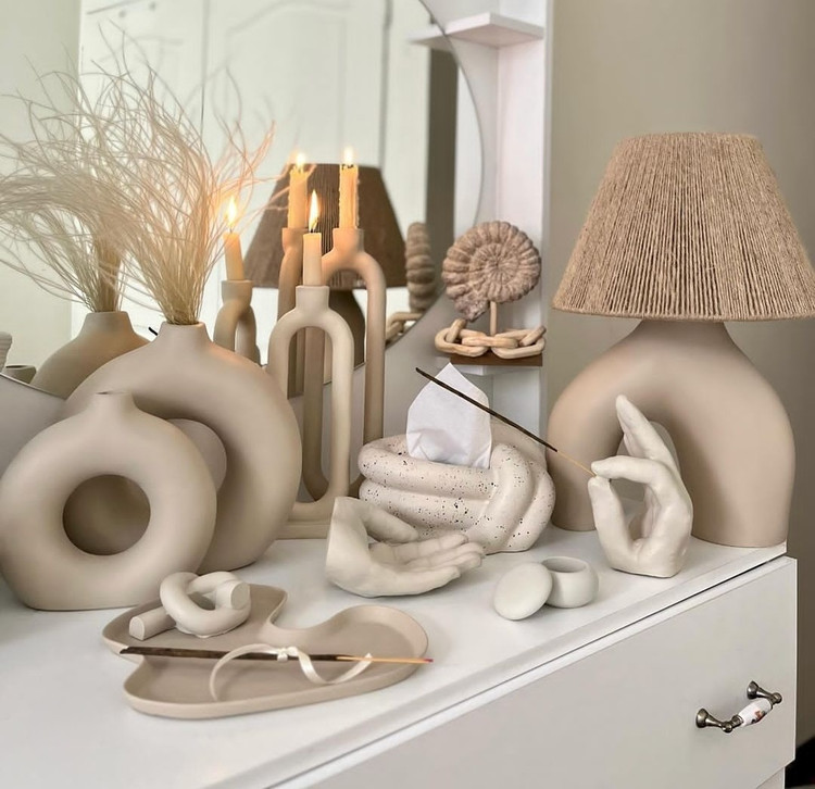 ست دکوری و مجسمه و اباژور رومیزی