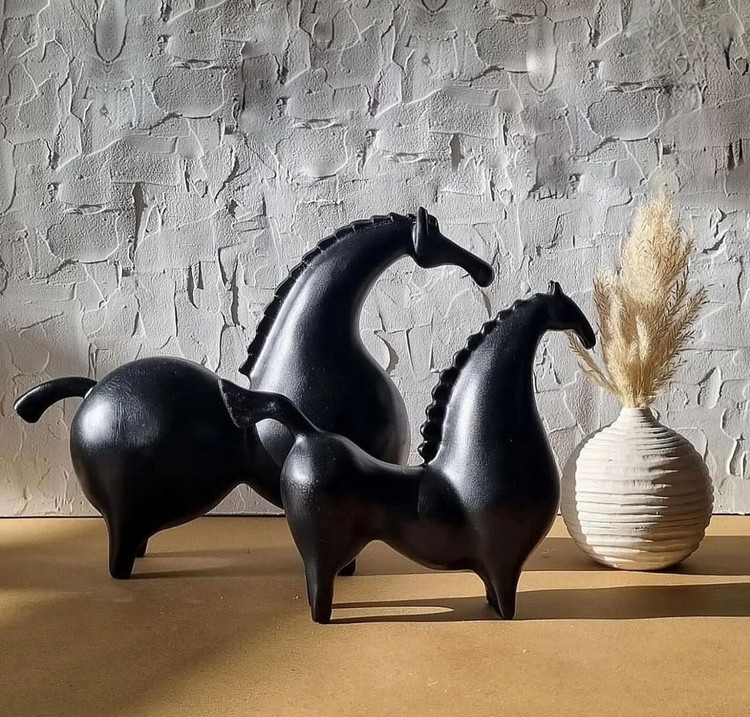 مجسمه اسب ققنوس