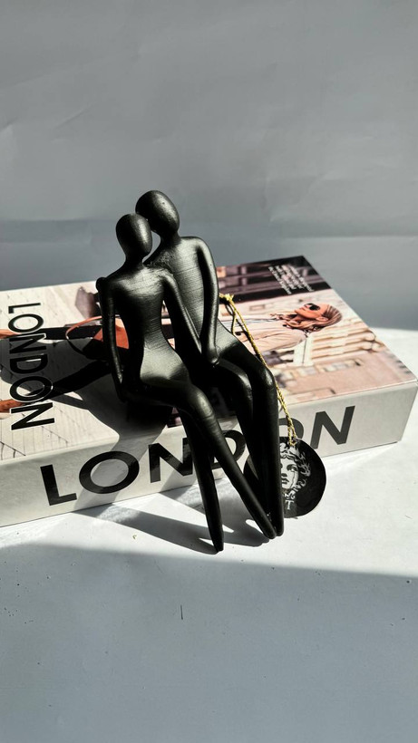 دکوری لبه کتاب و میزی طرح زوج عاشق کد10351
