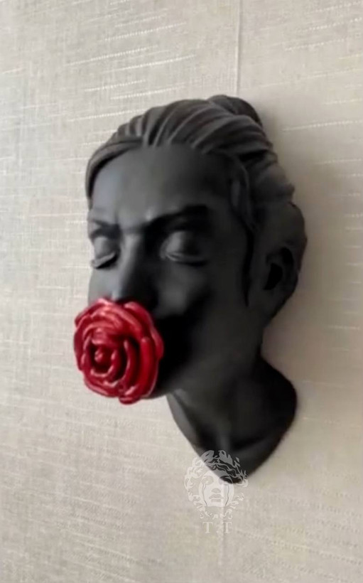 مجسمه دیواری مدل بوسه گل رز کد۲۳۴۱