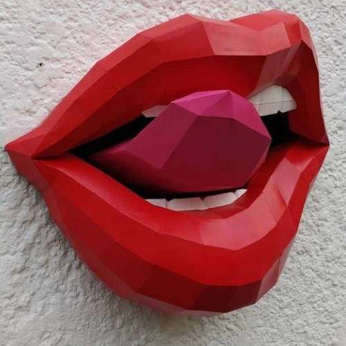 دیوارکوب لب