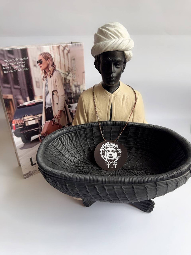 مجسمه دکوری و سرو و نظم دهنده رومیزی مدل غلام کد۲۸۸۸