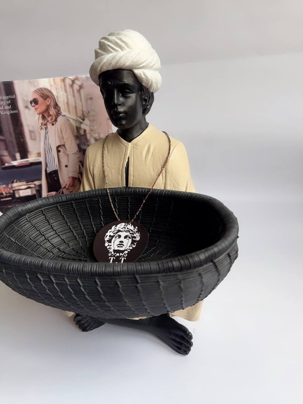 مجسمه دکوری و سرو و نظم دهنده رومیزی مدل غلام کد۲۸۸۸
