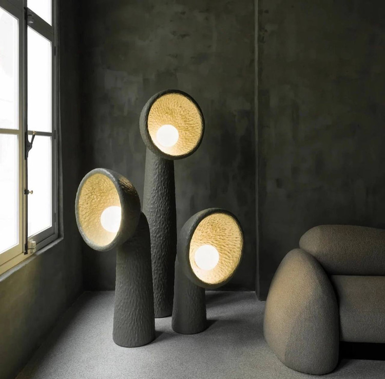 آباژور کنار سالنی