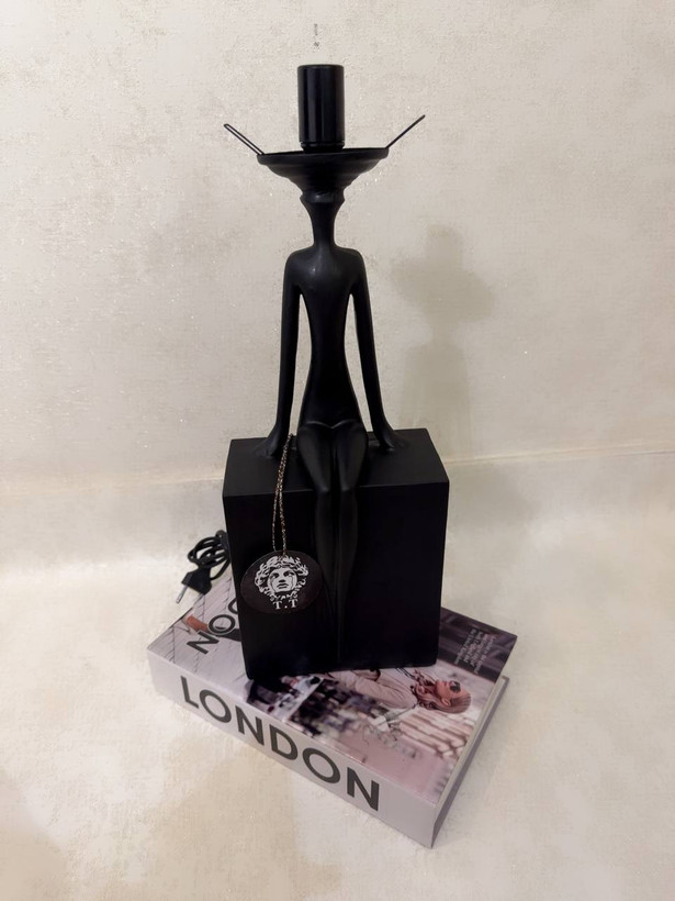 ست گلدان لبه میزی طرح و آباژور خاص فیگور کد2006