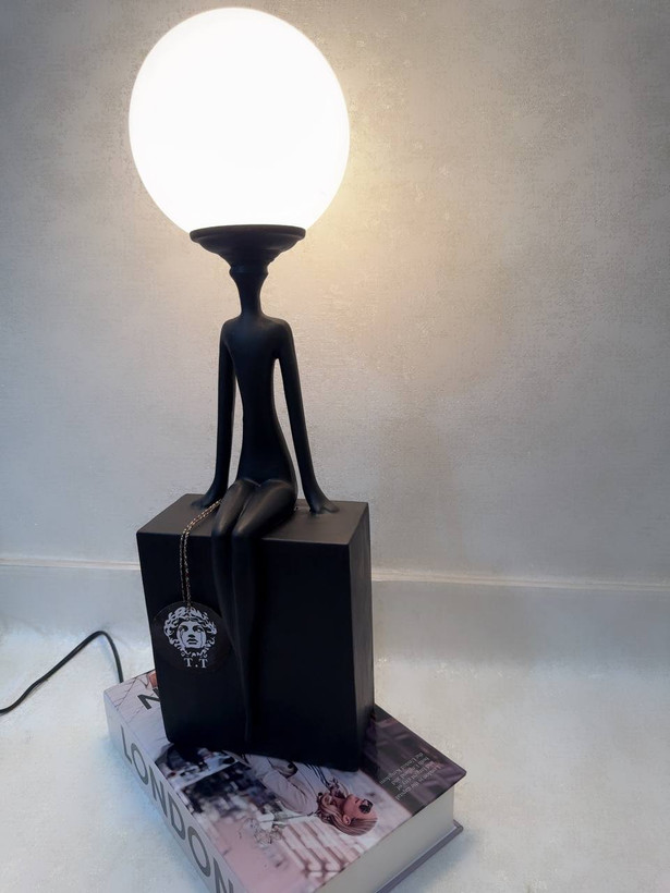 آباژور رومیزی مدرن مدل عروسک کد۳۰۸۱