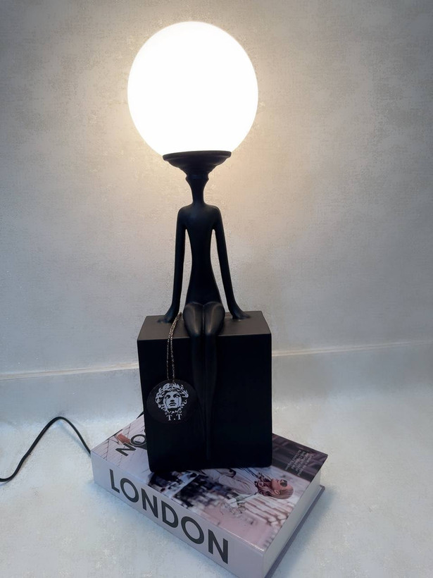 آباژور رومیزی مدرن مدل عروسک کد۳۰۸۱