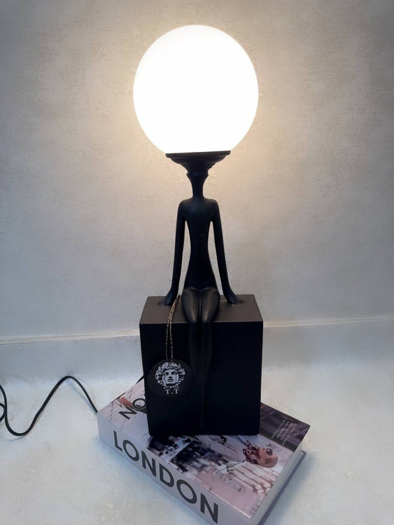 آباژور رومیزی مدرن