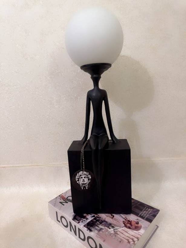 آباژور رومیزی مدرن مدل عروسک کد۳۰۸۱