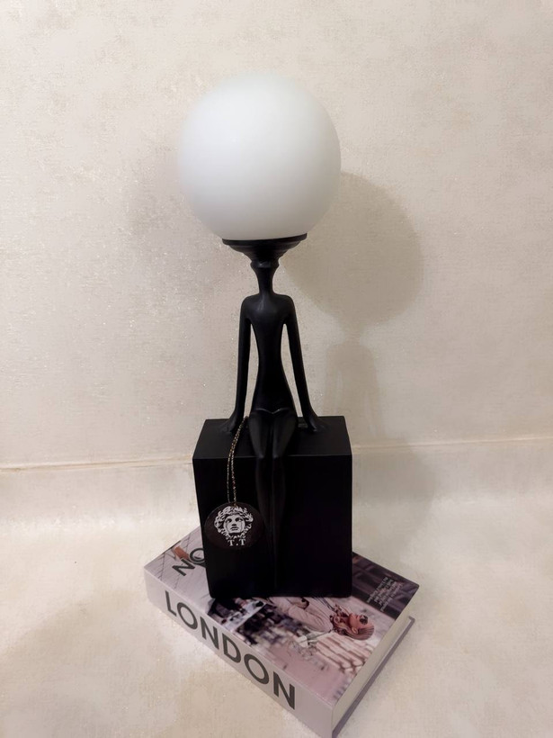 آباژور رومیزی مدرن مدل عروسک کد۳۰۸۱