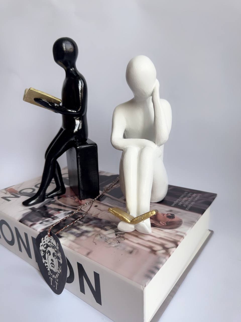 هولدر کتاب رومیزی