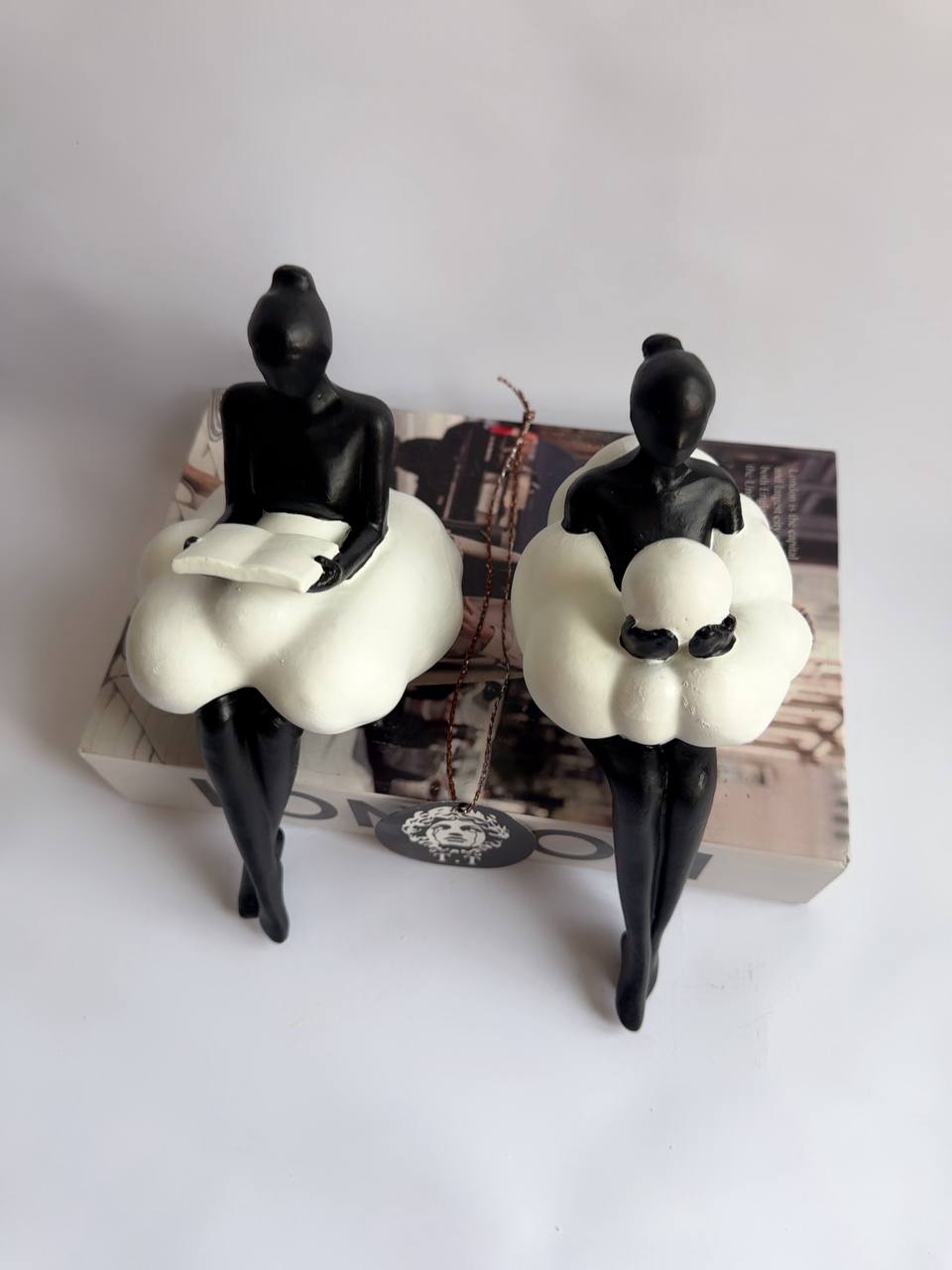 مجسمه دکوری لبه میز_کتابی