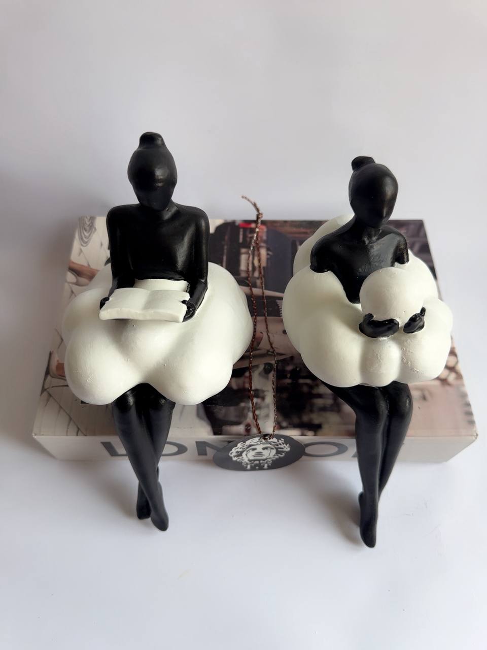 مجسمه دکوری لبه میز_کتابی