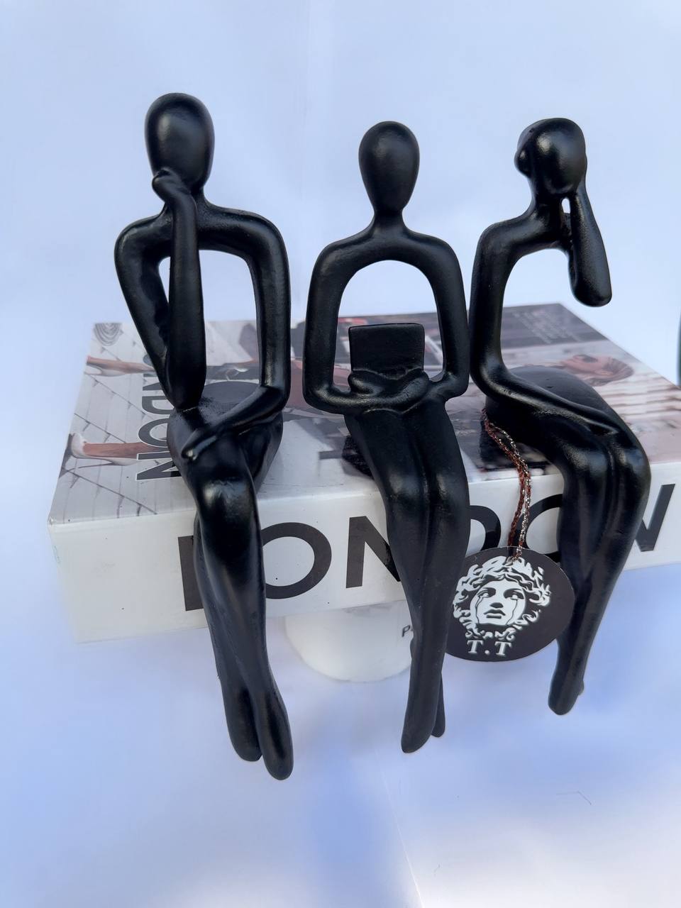 مجسمه لبه کتاب_میزی