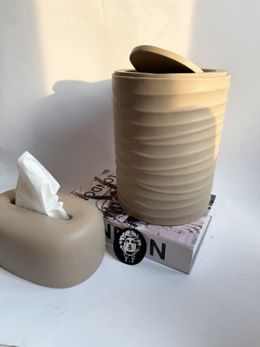 سطل زباله و جادستمال