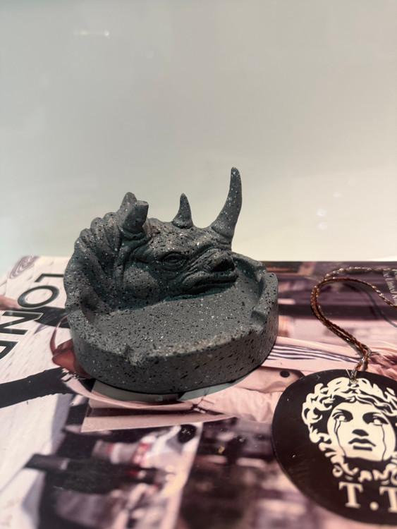 زیرسیگاری کرگدن