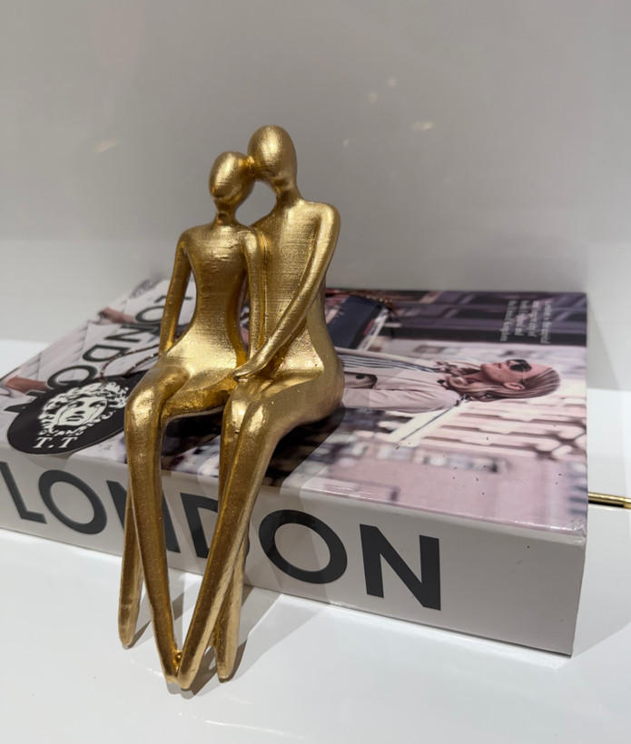 دکوری لبه کتاب و میزی طرح زوج عاشق کد10351