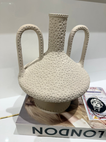 عکس خرید مشتری عزیز از تهران(گلدان خال خالی دسته دار)