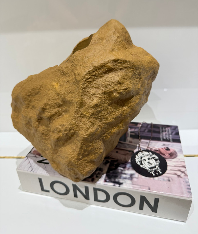 گلدان رومیزی دکوراتیو مدل سنگ صخره ای کد۳۸۳۷(دارای رنگبندی)