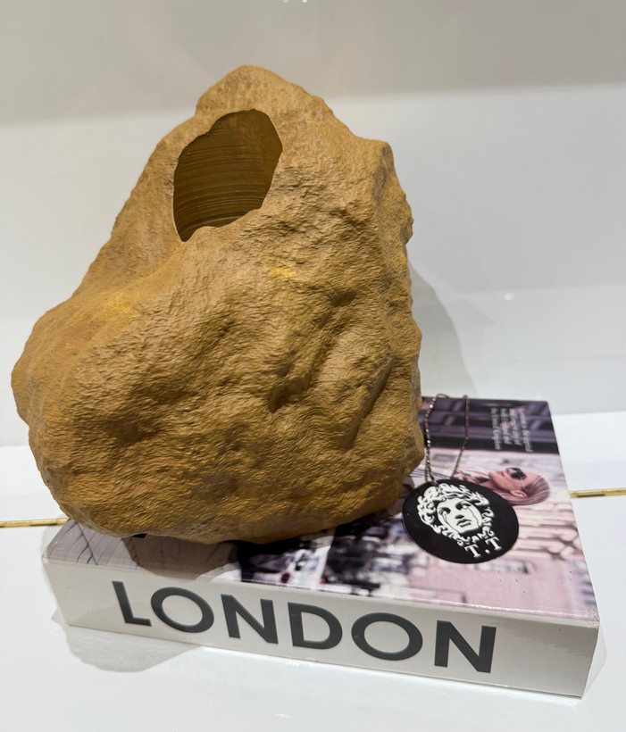 گلدان رومیزی دکوراتیو مدل سنگ صخره ای کد۳۸۳۷(دارای رنگبندی)
