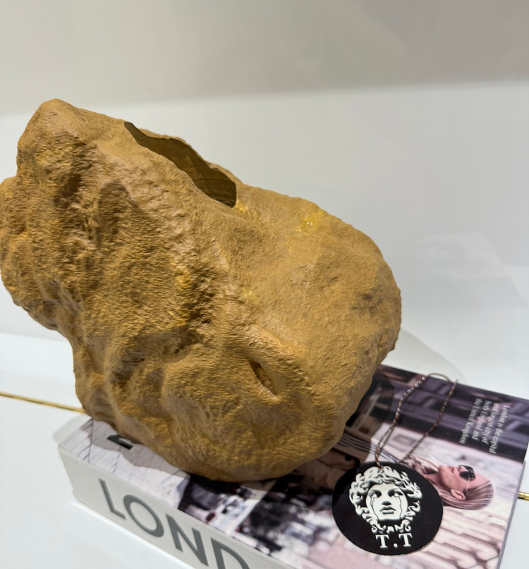 گلدان رومیزی دکوراتیو مدل سنگ صخره ای کد۳۸۳۷(دارای رنگبندی)