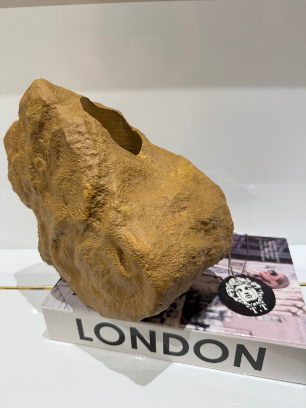 گلدان رومیزی دکوراتیو مدل سنگ صخره ای کد۳۸۳۷(دارای رنگبندی)