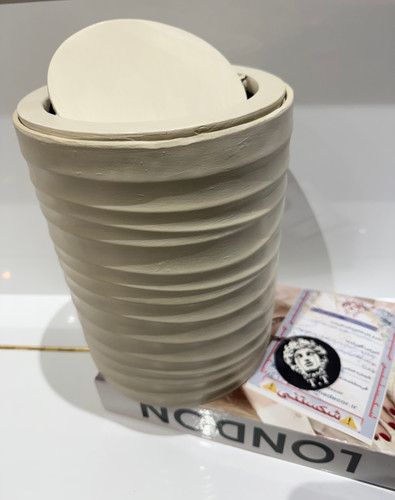عکس خرید مشتری عزیز از تهران (سطل زباله مدل موج)