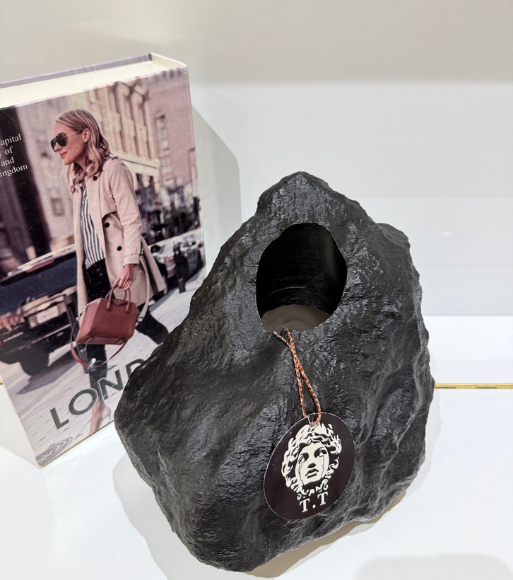 گلدان رومیزی دکوراتیو مدل سنگ صخره ای کد۳۳۱۶