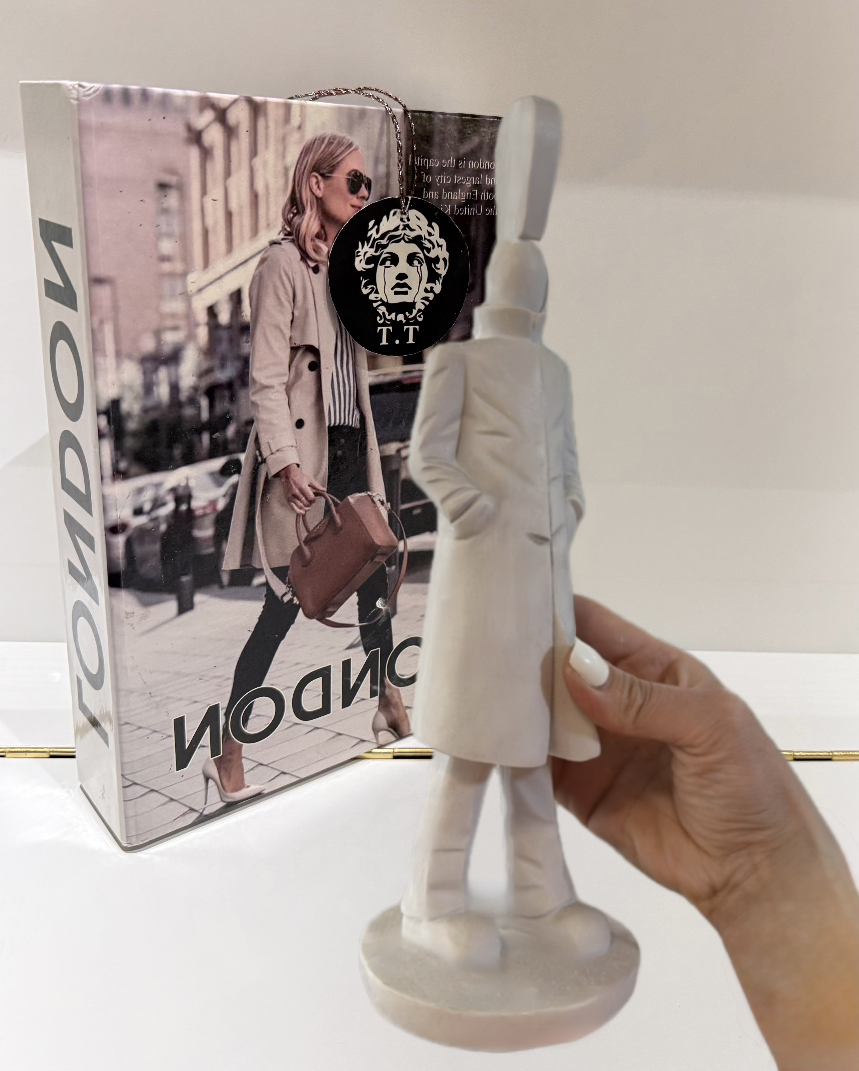 مجسمه دکوری رومیزی مدل آقای تعجب! کد4457