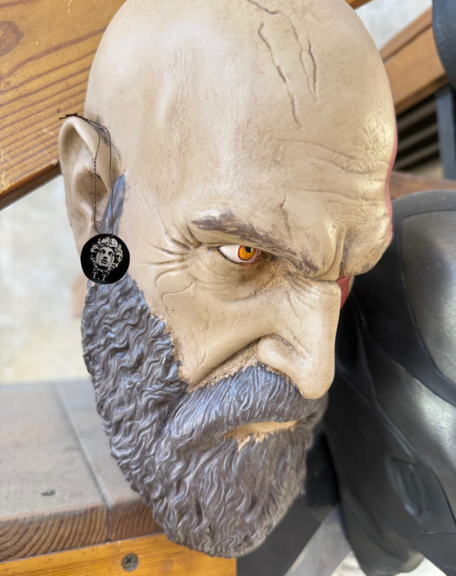 دیوارکوب/مجسمه دیواری مدل کریتوس شخصیت بازی God of War کد۴۵٢٢
