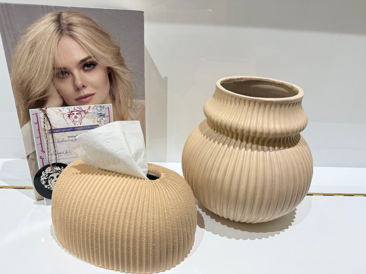 عکس خرید مشتری عزیز از زنجان (گلدان و جادستمال کاغذی مدل مینیمال شیاردار)