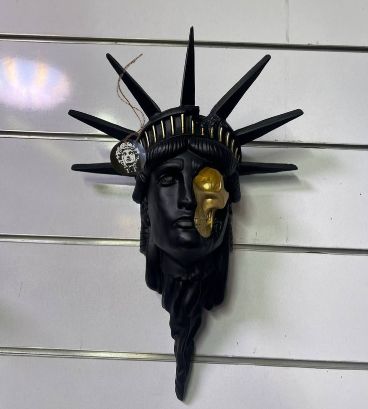 دیوارکوب/مجسمه دیواری مدل آزادی freedom کد۴۵۵٠
